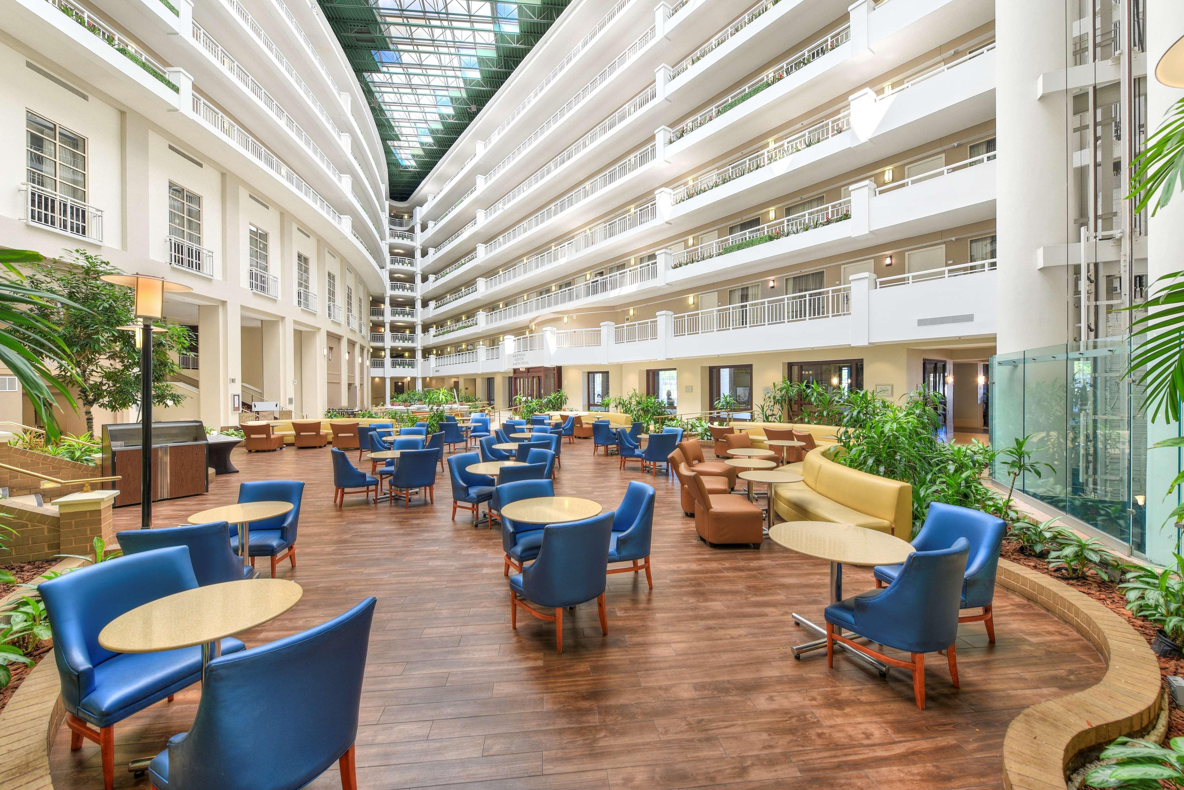 Embassy Suites By Hilton Alexandria Old Town Eksteriør billede