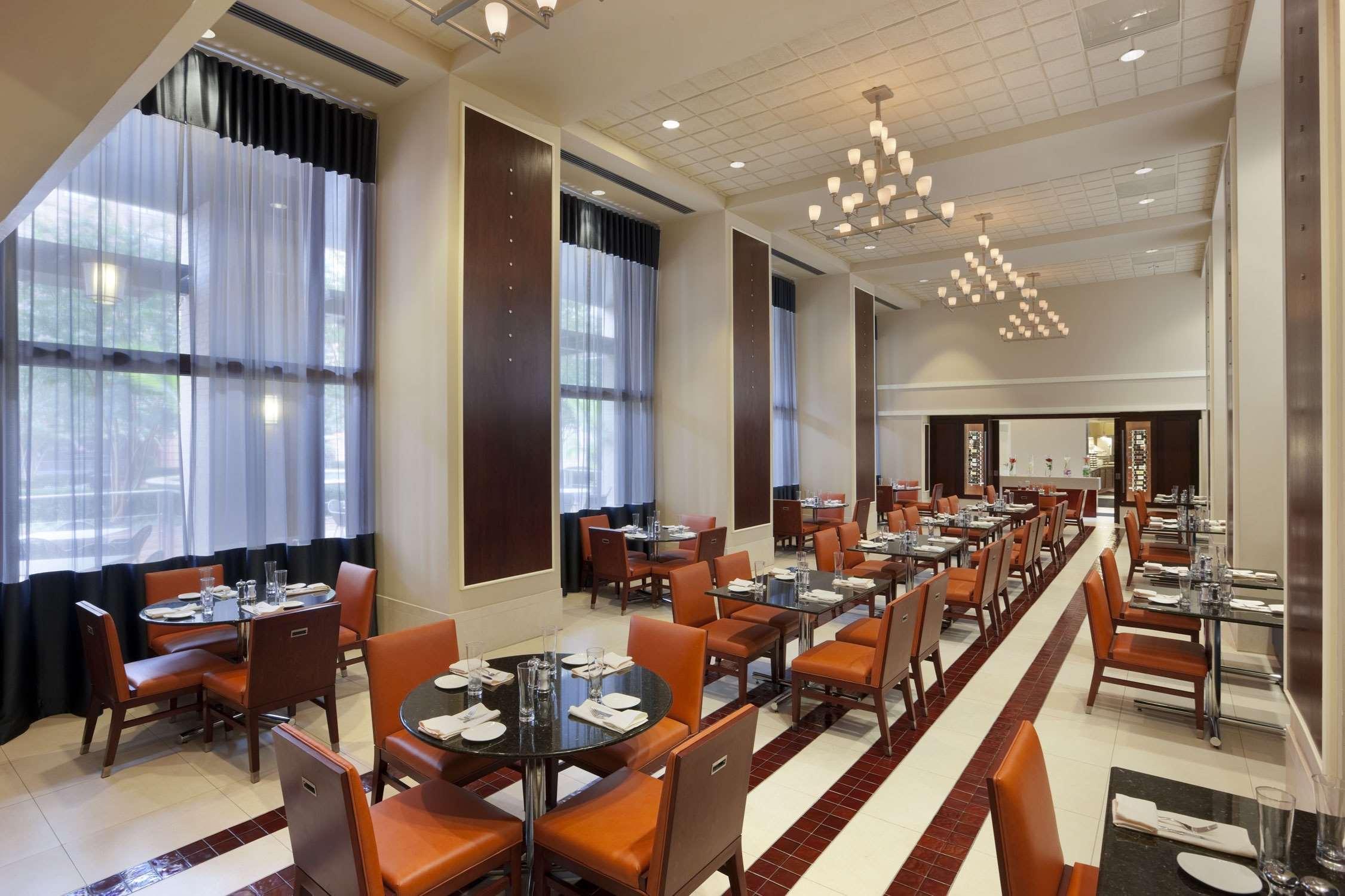 Embassy Suites By Hilton Alexandria Old Town Eksteriør billede