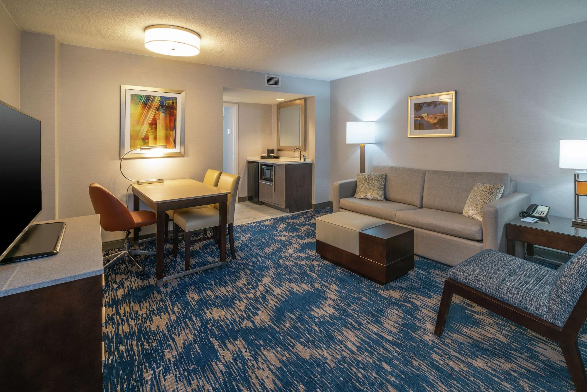 Embassy Suites By Hilton Alexandria Old Town Eksteriør billede