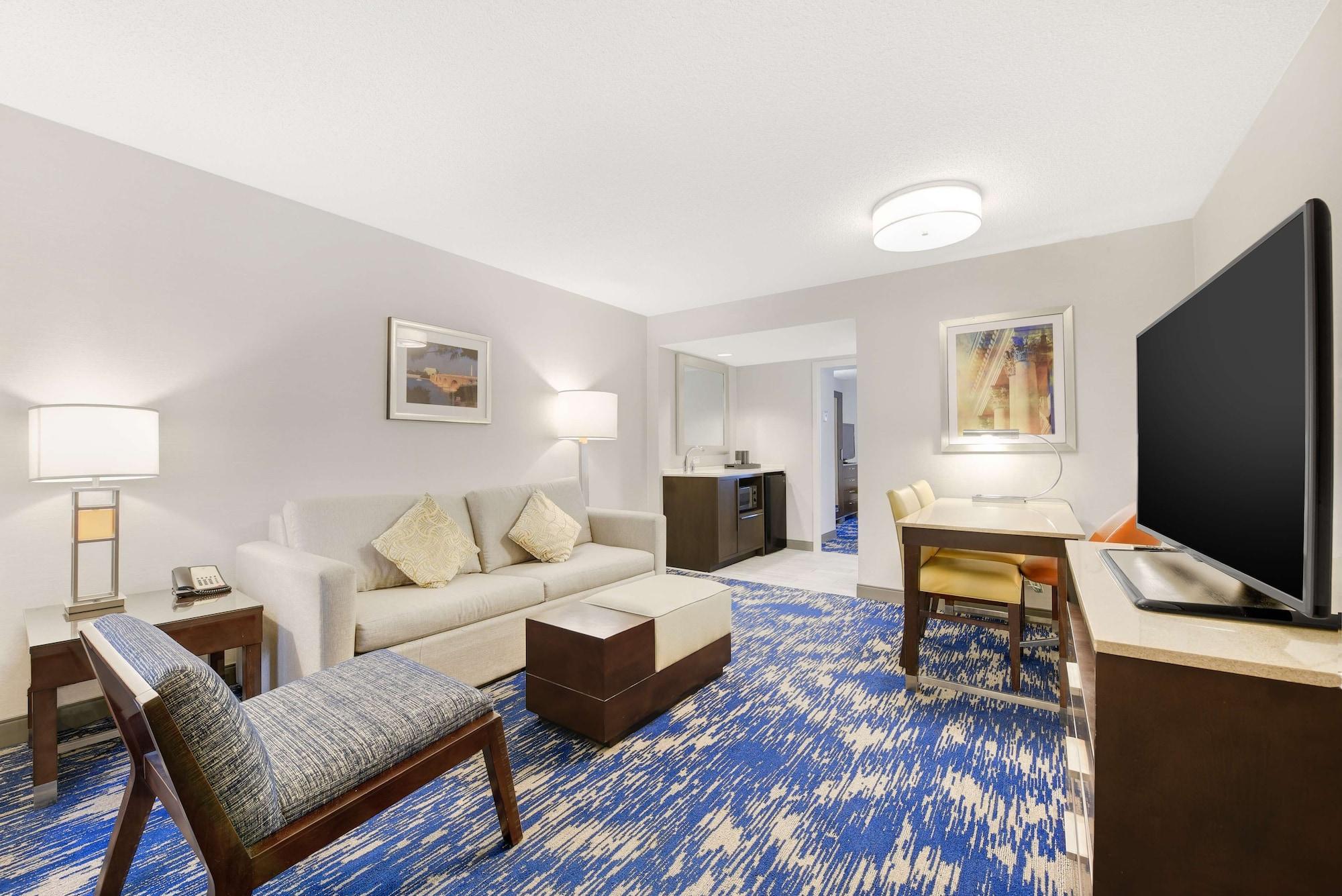 Embassy Suites By Hilton Alexandria Old Town Eksteriør billede