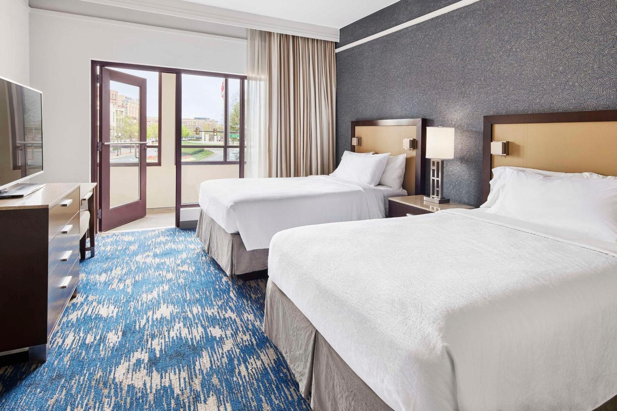 Embassy Suites By Hilton Alexandria Old Town Eksteriør billede