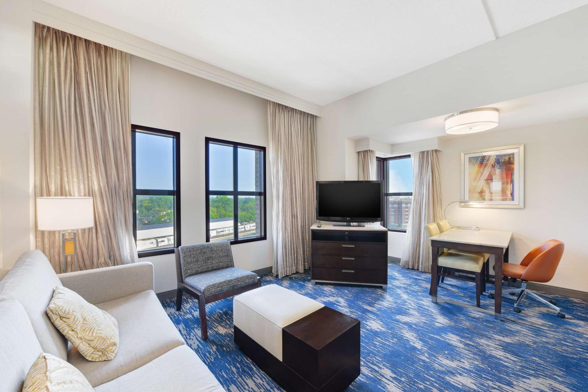 Embassy Suites By Hilton Alexandria Old Town Eksteriør billede
